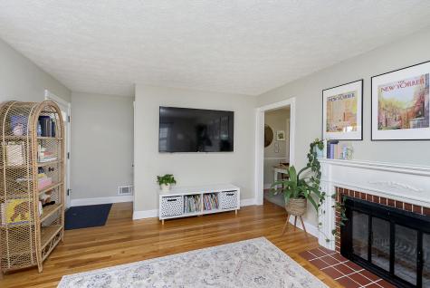 2526 E 57th Street Indianapolis IN 46220