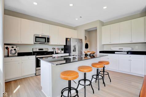 1636 Hemlock Circle Greenfield IN 46140