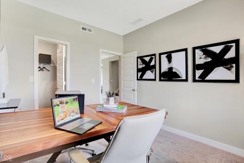 1636 Hemlock Circle Greenfield IN 46140