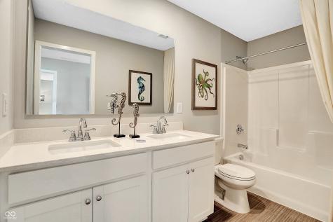 1636 Hemlock Circle Greenfield IN 46140