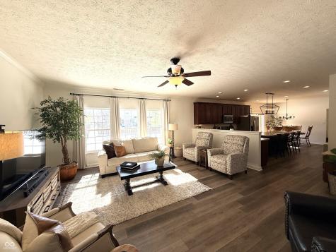 6883 Roundrock Court Avon IN 46123