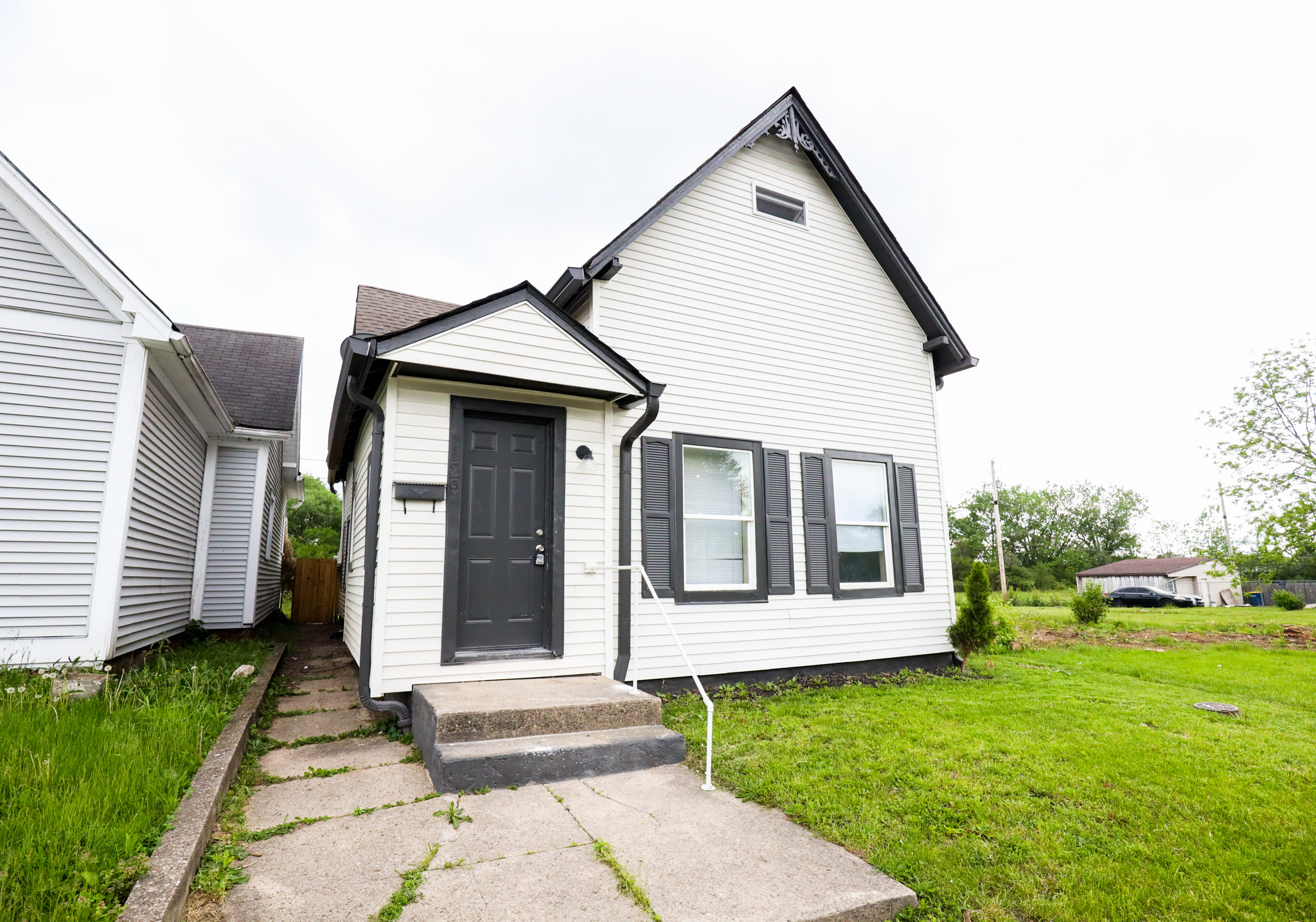129 W Arizona Street Indianapolis IN 46225