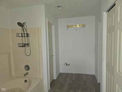 1130 N Threshing Court Cumberland IN 46229