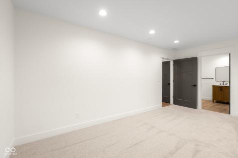 5166 Oak Ridge Trail Columbus IN 47201