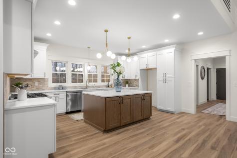 5166 Oak Ridge Trail Columbus IN 47201