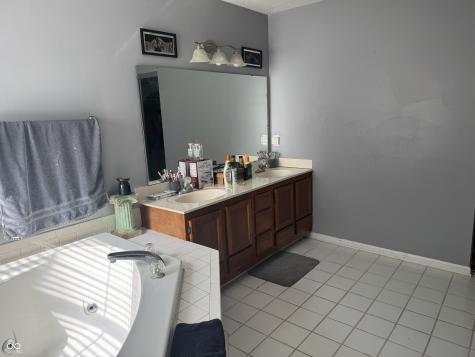 3811 W 45th Terrace Indianapolis IN 46228