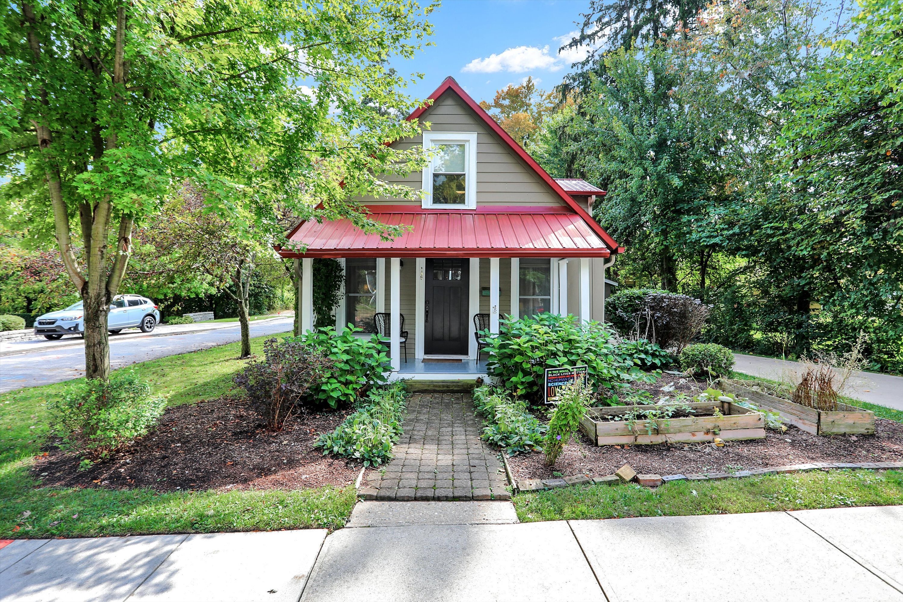 185 E Ash Street Zionsville IN 46077
