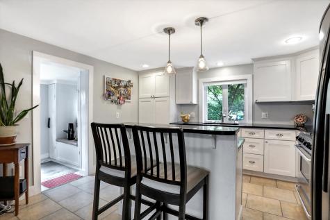 185 E Ash Street Zionsville IN 46077