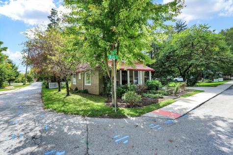 185 E Ash Street Zionsville IN 46077