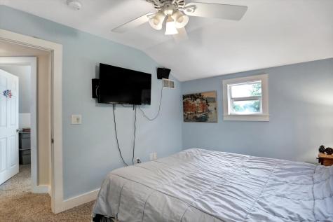 185 E Ash Street Zionsville IN 46077