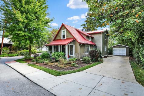 185 E Ash Street Zionsville IN 46077