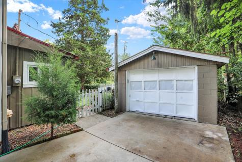 185 E Ash Street Zionsville IN 46077