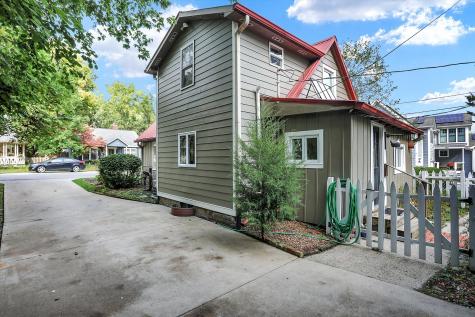 185 E Ash Street Zionsville IN 46077