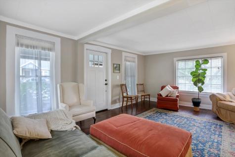185 E Ash Street Zionsville IN 46077