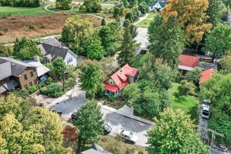 185 E Ash Street Zionsville IN 46077