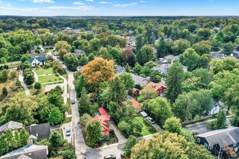 185 E Ash Street Zionsville IN 46077