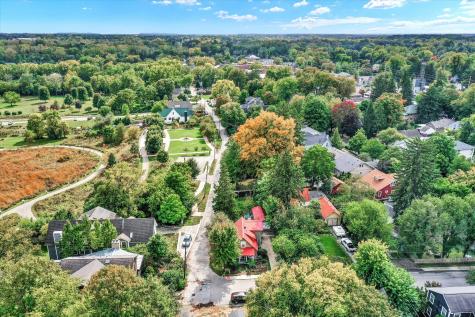 185 E Ash Street Zionsville IN 46077