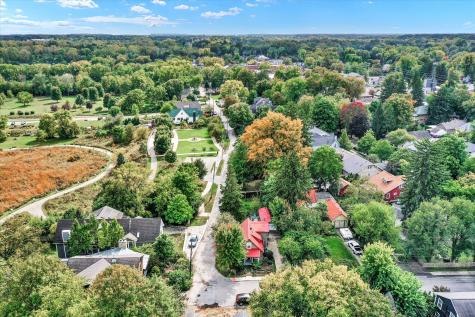 185 E Ash Street Zionsville IN 46077