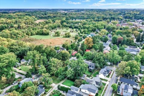 185 E Ash Street Zionsville IN 46077