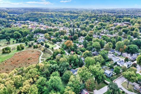 185 E Ash Street Zionsville IN 46077