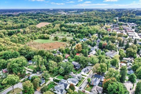 185 E Ash Street Zionsville IN 46077