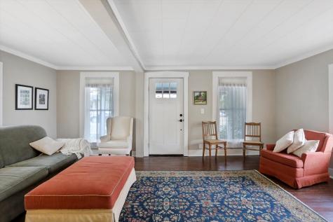 185 E Ash Street Zionsville IN 46077