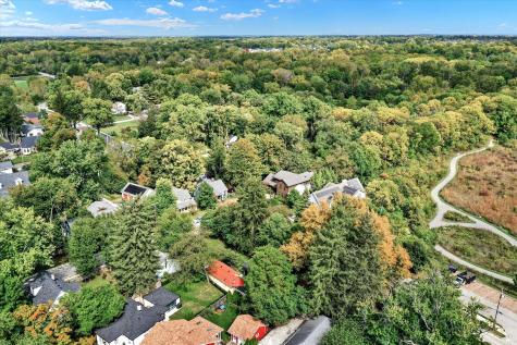 185 E Ash Street Zionsville IN 46077
