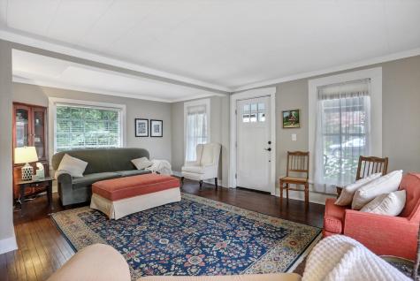 185 E Ash Street Zionsville IN 46077