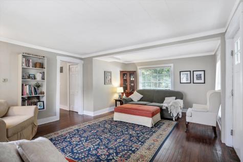 185 E Ash Street Zionsville IN 46077