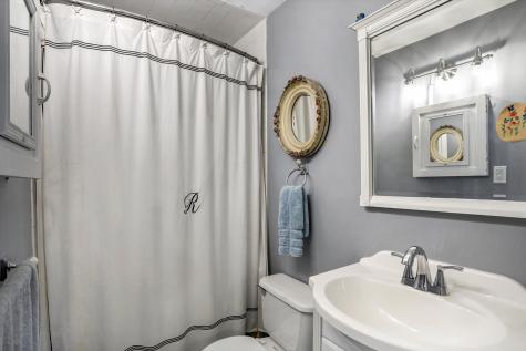 185 E Ash Street Zionsville IN 46077
