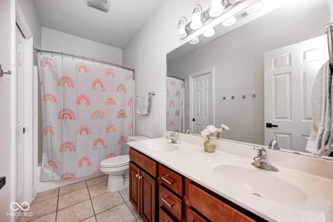 16285 Remington Drive Fishers IN 46037