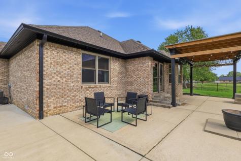 3830 S Redbird Trail New Palestine IN 46163