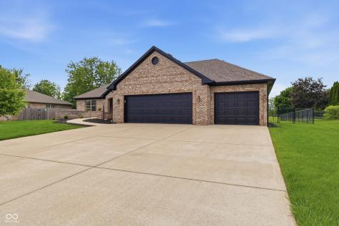 3830 S Redbird Trail New Palestine IN 46163