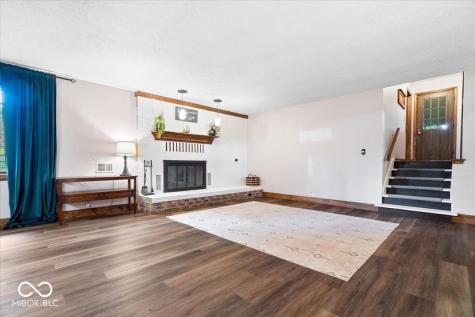 7018 Creekwood Estates Brownsburg IN 46112