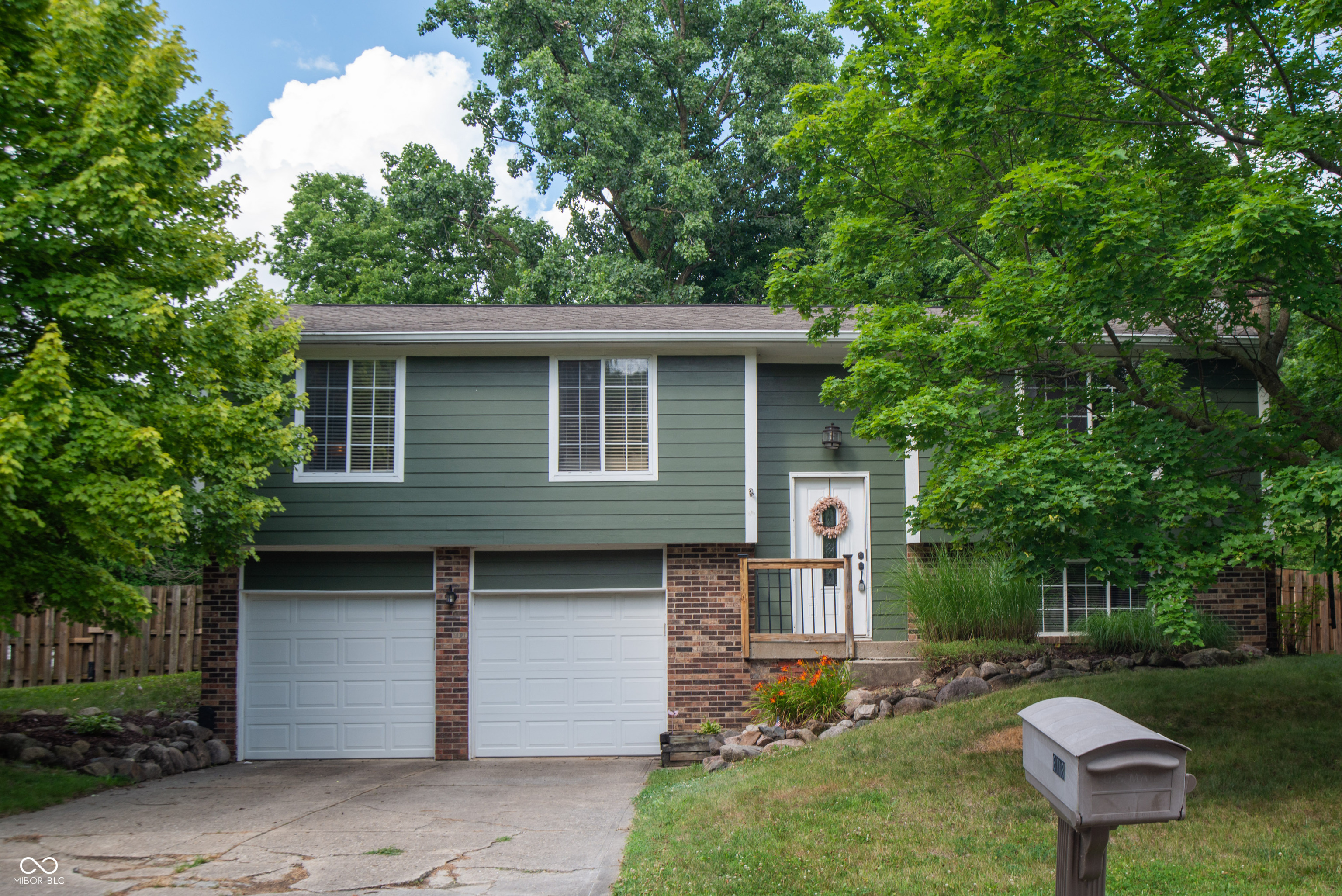 6118 Thrushwood Circle Indianapolis IN 46250