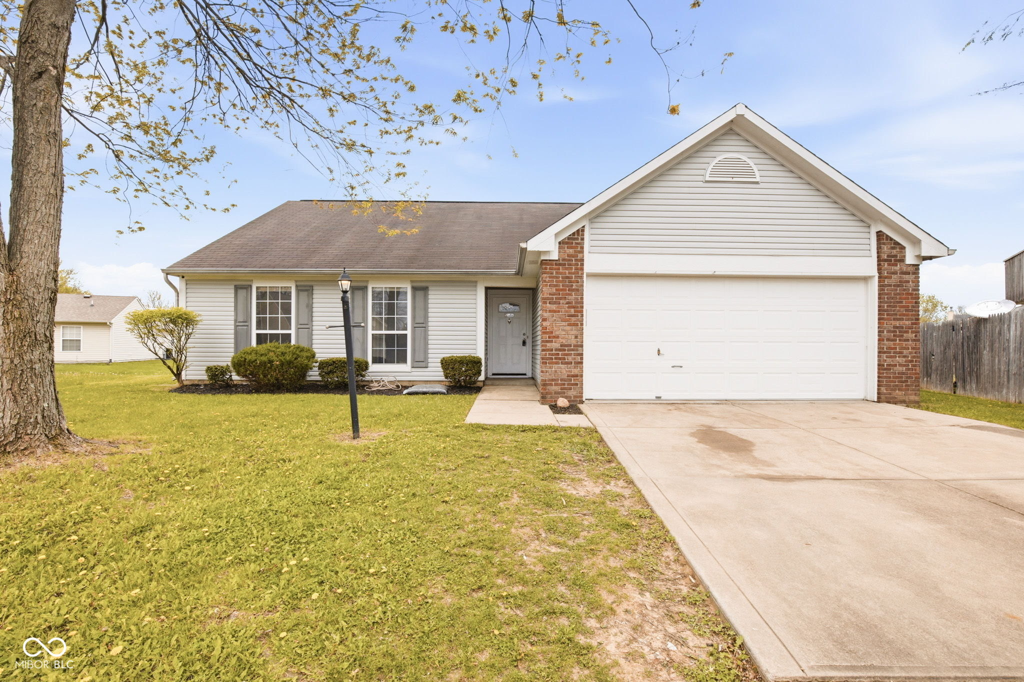 1908 Red Leaf Court Indianapolis IN 46229