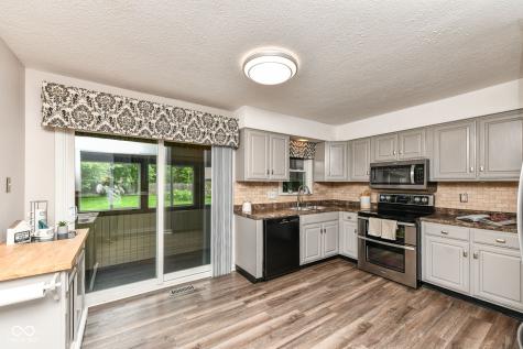 34 Sleepy Hollow Court Westfield IN 46074