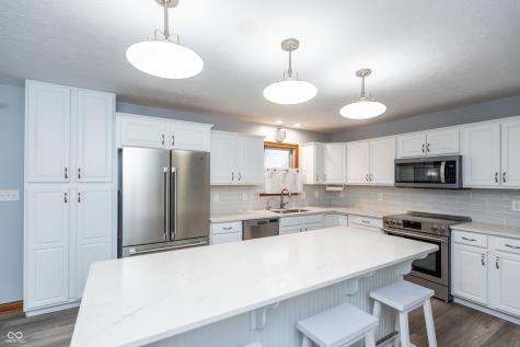 6475 Fieldstream Drive Avon IN 46123