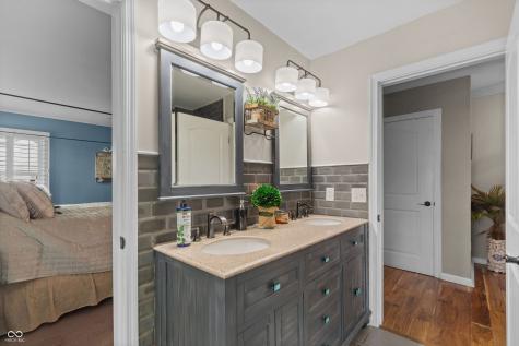 7055 N Park Avenue Indianapolis IN 46220