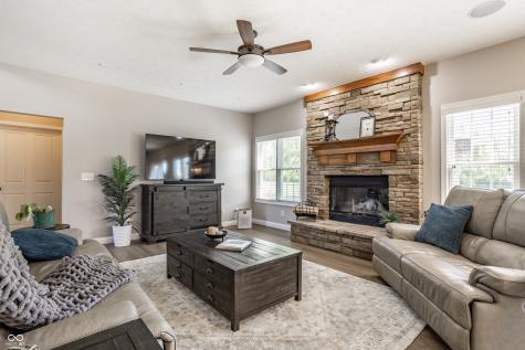 3627 Mossy Rock Drive Zionsville IN 46077