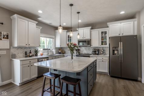 3627 Mossy Rock Drive Zionsville IN 46077