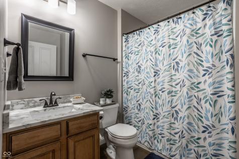 3627 Mossy Rock Drive Zionsville IN 46077