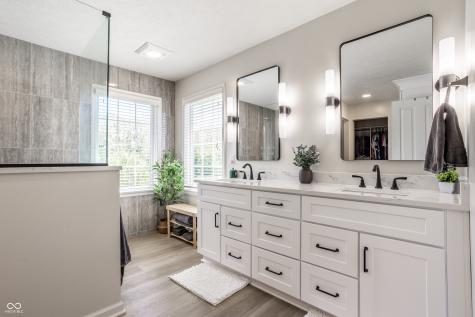 3627 Mossy Rock Drive Zionsville IN 46077