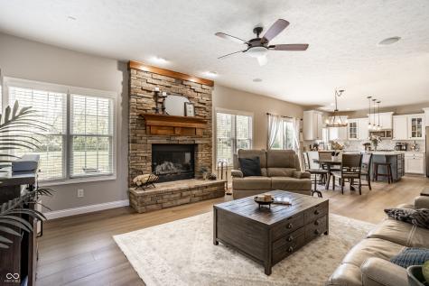3627 Mossy Rock Drive Zionsville IN 46077