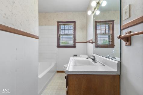 813 Central Place Columbus IN 47201