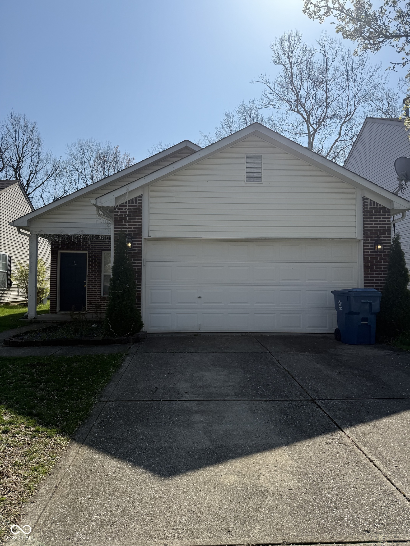8219 Lake Tree Lane Indianapolis IN 46217