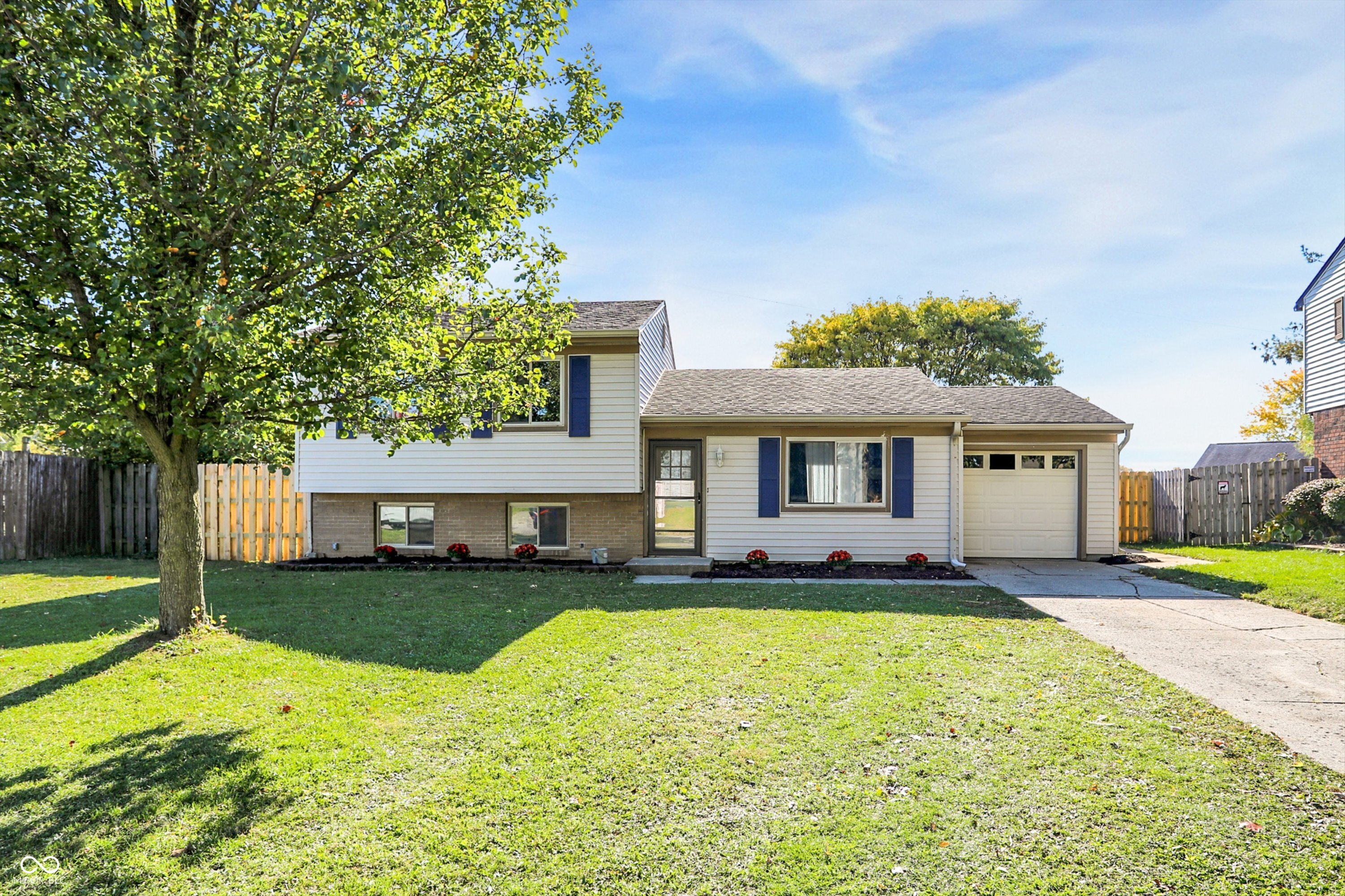 5533 Antoneli Lane Indianapolis IN 46237