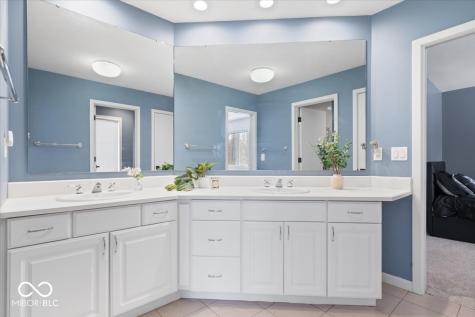 6842 Cardinal Drive Mccordsville IN 46055