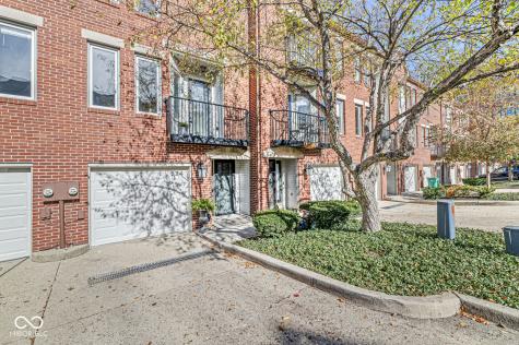 524 Lockerbie Circle N Indianapolis IN 46202