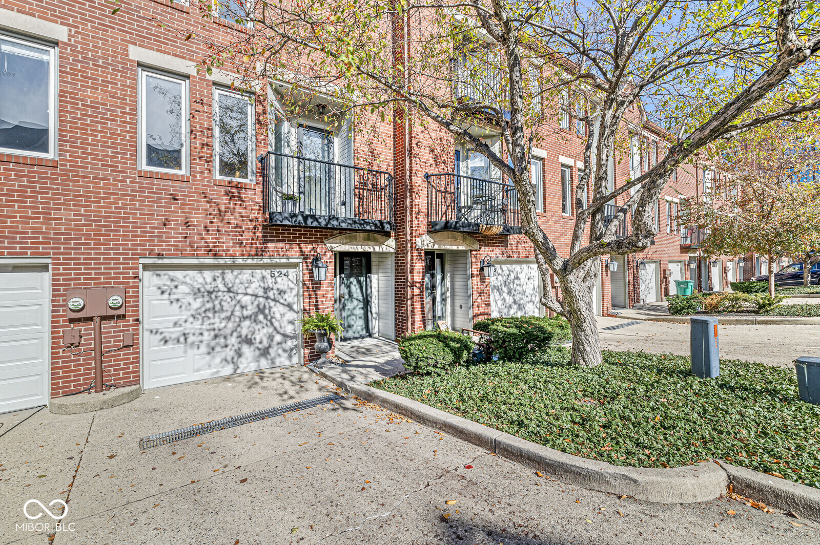 524 Lockerbie Circle N Indianapolis IN 46202